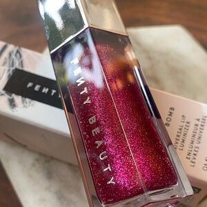 Fenty Beauty Gloss Bomb Universal Lip Luminizer - Fuchsia Flex